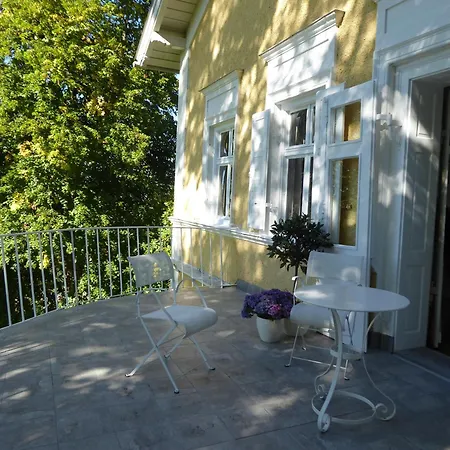 Apartment Fuerstlich Wohnen Im Herrenhaus Pahl
